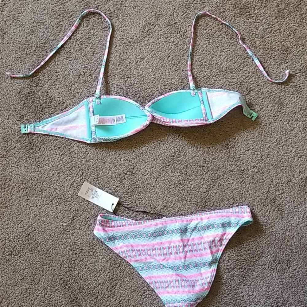 Bikini. - Picture 2 of 3